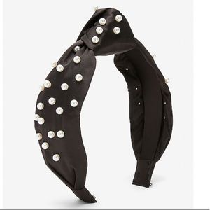 Express ✨ Satin knotted pearl headband